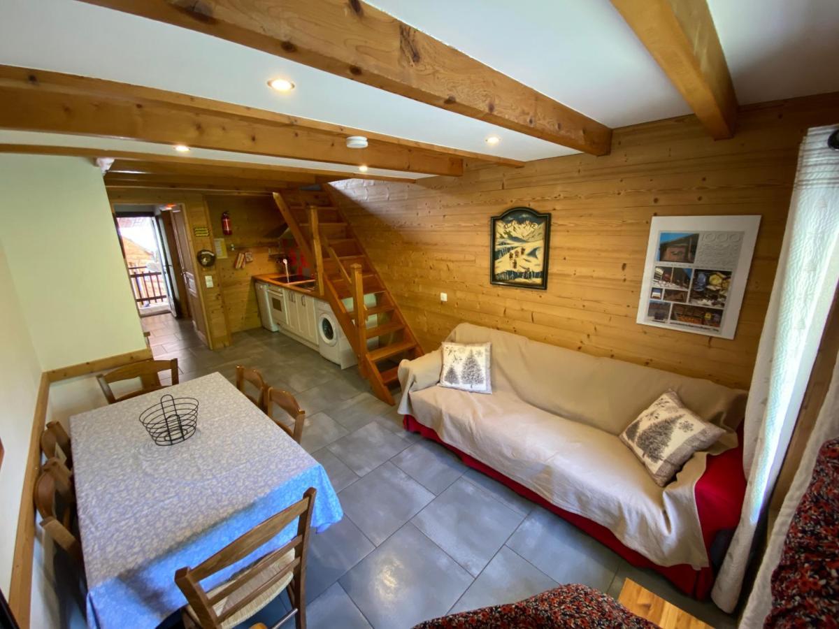 LE GENEPI bel appartement avec terrasse dans vieille ferme de montagne rénovée Les Orres Extérieur photo