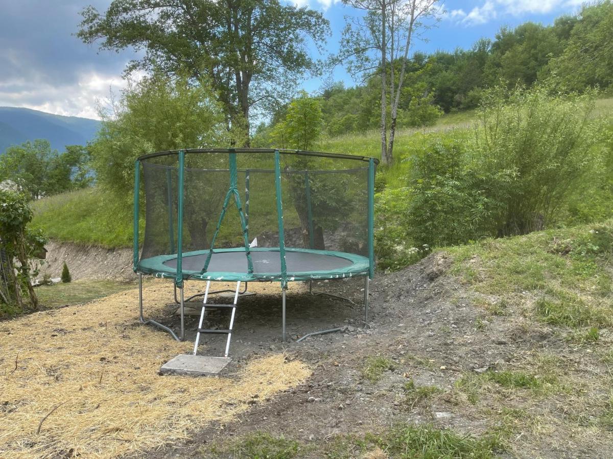 LE GENEPI bel appartement avec terrasse dans vieille ferme de montagne rénovée Les Orres Extérieur photo