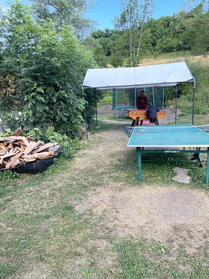 LE GENEPI bel appartement avec terrasse dans vieille ferme de montagne rénovée Les Orres Extérieur photo